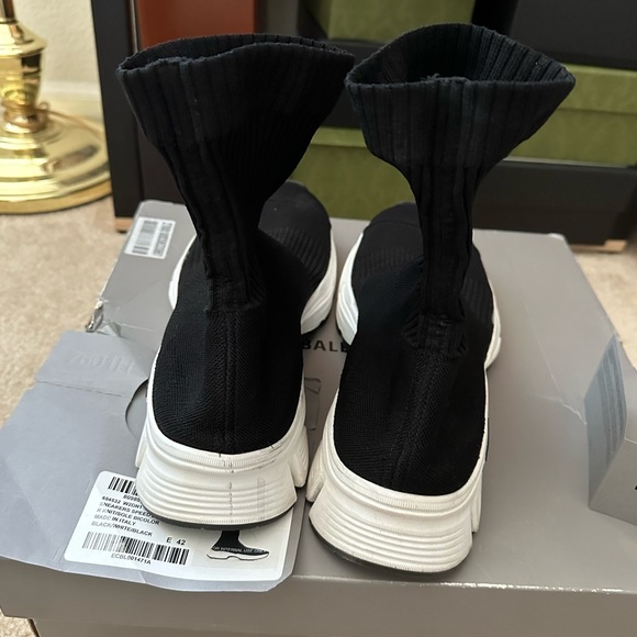 Used, come with box, receipt.Size 42 - Picture 4 of 11